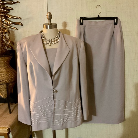 Nina Rossi Skirt Suit Size 18w Gray - Picture 2 of 6